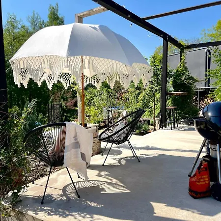 Garden - The Nest בית נופש